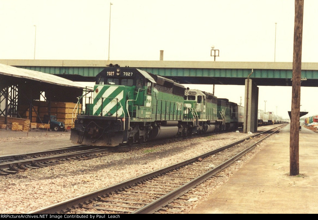 Westbound intermodal waits for new crew